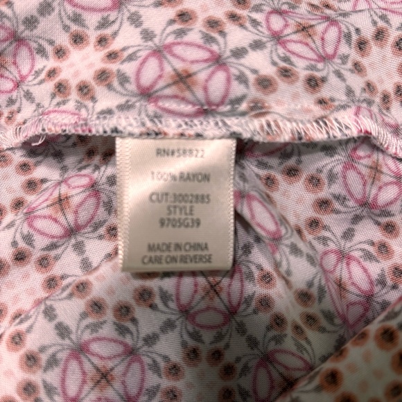 Max Studio NWT geometric faux wrap blouson sleeveless shirt tail top womens sz L - Picture 7 of 7